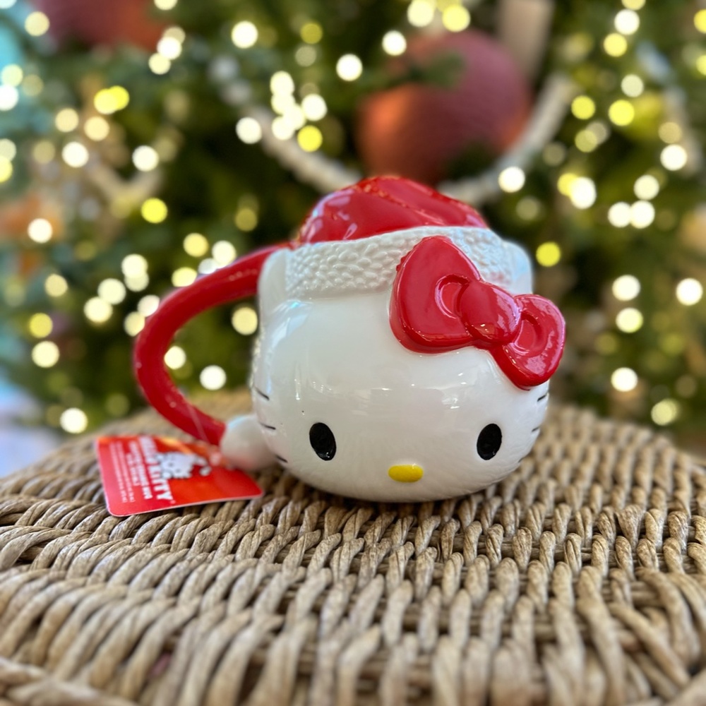 Hello Kitty Christmas Santa hat mug - Picture 5 of 7